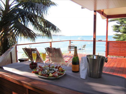 Bundeena Beach Hut - Accommodation Gold Coast 0