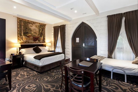 Castle Suites - Kryal Castle - 1 Gold Coast 9