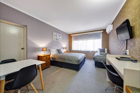 Central Deborah Motel - Accommodation Gold Coast 2