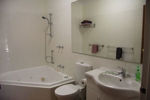 Coranda Lodge B And B - Accommodation Gold Coast 2