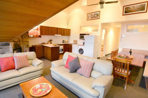 Falls Creek Country Club - Accommodation Gold Coast 3