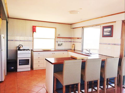 Fowlers Bay Beach House - Gold Coast 4U 5