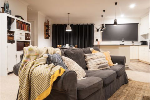 House On Higgs Lane - Accommodation Gold Coast 2