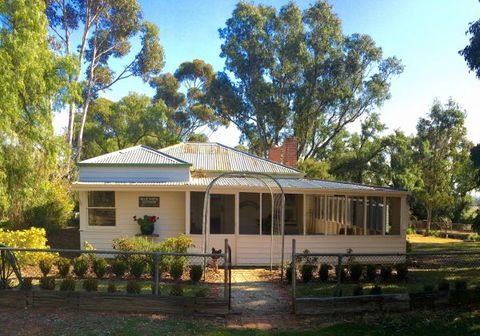Lochinver Farm Homestead And Cottages - Accommodation Gold Coast 6