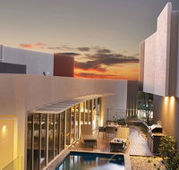 The Frames - Luxury Riverland Accommodation - Gold Coast 4U