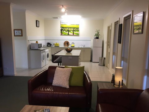 Lyreen's Apartment Bed And Breakfast - Accommodation Gold Coast 7