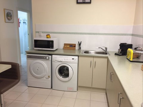 Lyreen's Apartment Bed And Breakfast - Accommodation Gold Coast 10