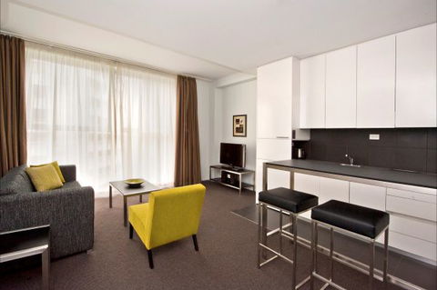 Mantra 100 Exhibition - Accommodation Gold Coast 5