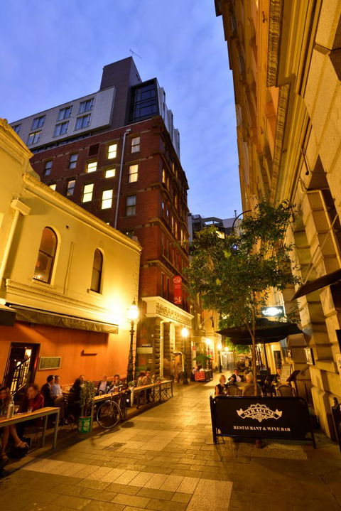 Metro Apartments On Bank Place - Accommodation Gold Coast 7