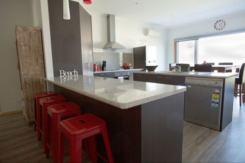 RED FIN Part Of BLUE FIN HOLIDAY HOMES - Accommodation Gold Coast 2