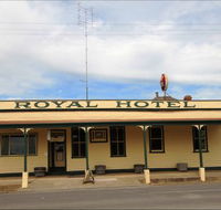 Royal Hotel Snake Valley - Gold Coast 4U