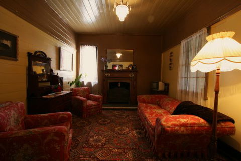 Shurdingtons Cottage - Accommodation Gold Coast 4