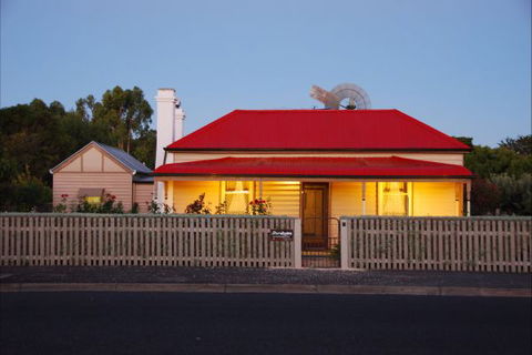 Shurdingtons Cottage - Accommodation Gold Coast 5