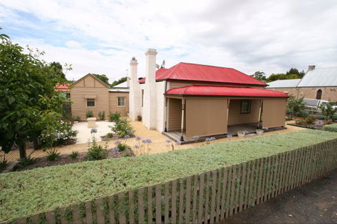 Shurdingtons Cottage - Accommodation Gold Coast 6