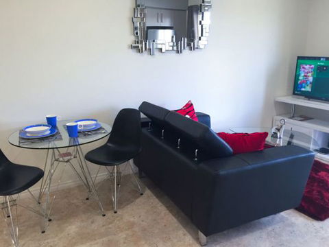 Studio 18 - Accommodation Gold Coast 2