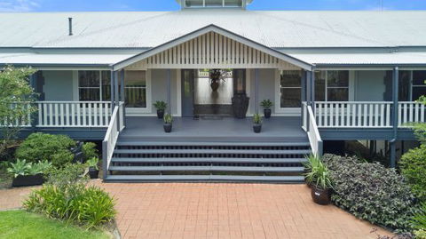 The Country House At Hunchy Luxury Bed And Breakfast Accommodation - Gold Coast 4U 0