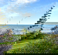 Ariadne - A Hop Skip and a Jump to the Beach with Sea Views - Accommodation Gold Coast