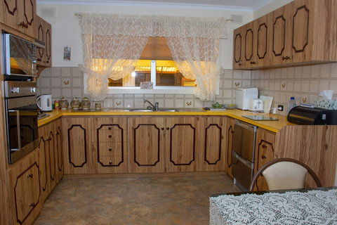 Chrissie's Palace - Accommodation Gold Coast 1