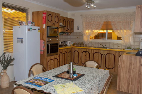 Chrissie's Palace - Accommodation Gold Coast 4