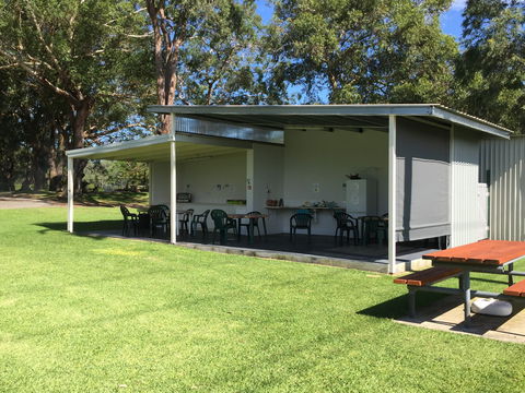 Emerald Tiki Village Caravan Park - Gold Coast 4U 1