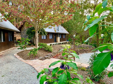 Emerald Star Cottages - Accommodation Gold Coast 2