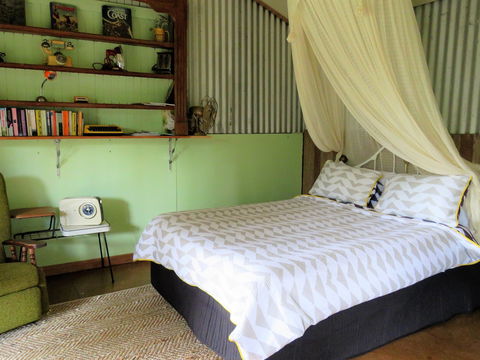Fig Tree Retro Studio - Accommodation Gold Coast 4