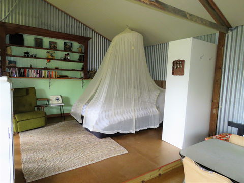 Fig Tree Retro Studio - Accommodation Gold Coast 5