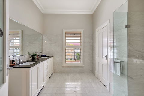 Grandview Accommodation - The Elm Tree Apartments - Accommodation Gold Coast 8