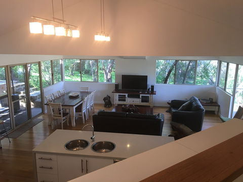 Kangaroo Hollow Preston Beach - Gold Coast 4U 1