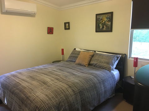 Kangaroo Hollow Preston Beach - Gold Coast 4U 4