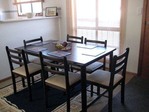 Laubelna's - Accommodation Gold Coast 2