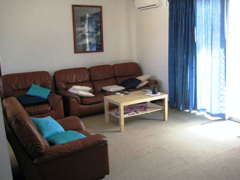 Laubelna's - Accommodation Gold Coast 3