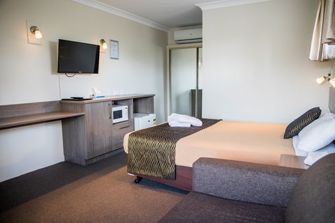 Lilac City Motor Inn And Steakhouse - Accommodation Gold Coast 4