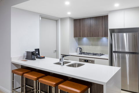 Meriton Suites Southport - Accommodation Gold Coast 3