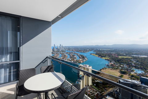Meriton Suites Southport - Accommodation Gold Coast 5