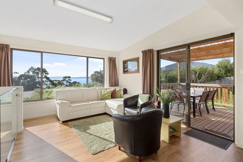 Mirramar House - 1 Gold Coast 8