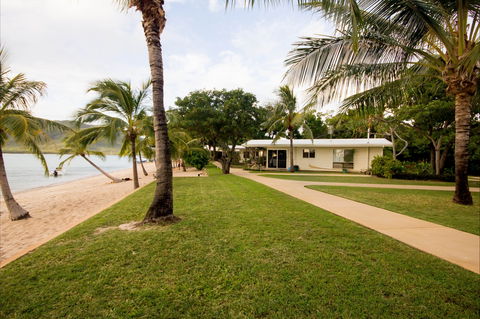 Montes Reef Resort - Accommodation Gold Coast 0