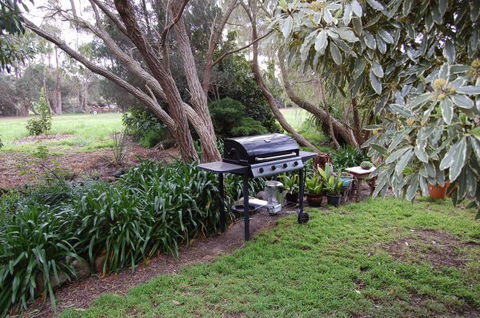 Gisborne BnB Peonies And Pomegranates  - Accommodation Gold Coast 7