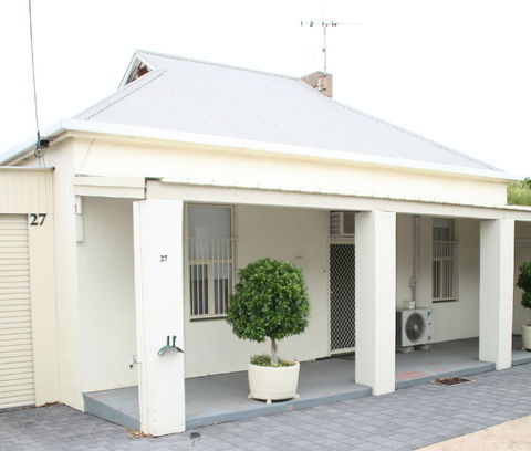 Squatters Cottage - Accommodation Gold Coast 0