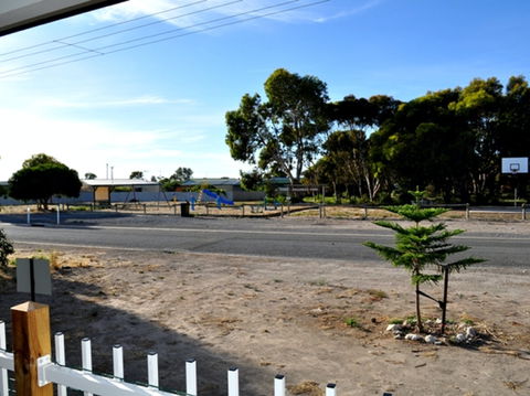 The Dwicke - Accommodation Gold Coast 9