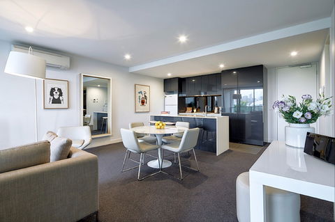 381 Cremorne - Gold Coast 4U 1