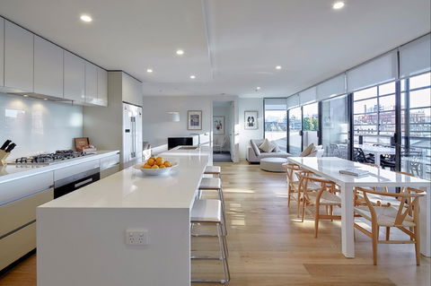 381 Cremorne - Gold Coast 4U 2