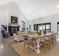 Barefoot at Broke - Accommodation Gold Coast