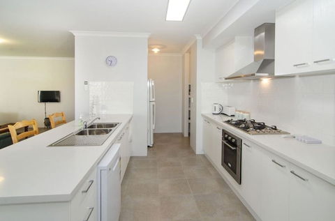 Fairway Isle - Accommodation Gold Coast 3