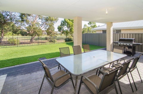 Fairway Isle - Accommodation Gold Coast 8