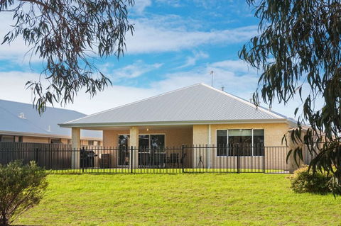 Fairway Isle - Accommodation Gold Coast 9