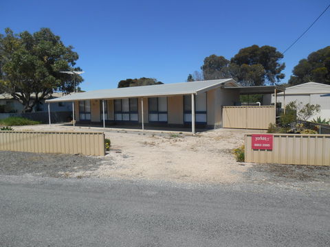 Hardwicke Beach House - Accommodation Gold Coast 0