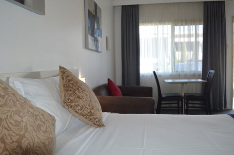 Karinga Motel, SureStay Hotel By Best Western - Accommodation Gold Coast 0