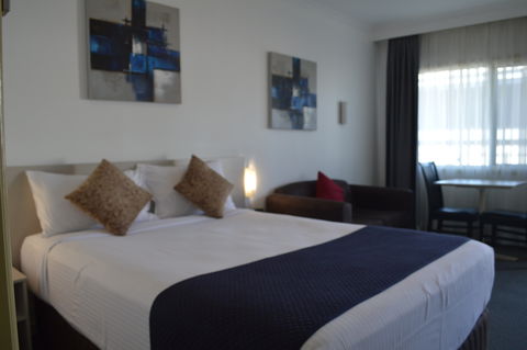 Karinga Motel, SureStay Hotel By Best Western - Accommodation Gold Coast 1