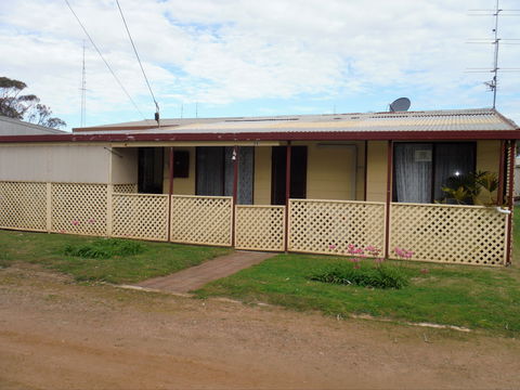 Polly's Shack - Accommodation Gold Coast 0